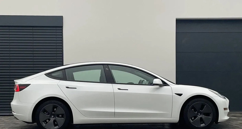 Tesla Model 3 cena 125900 przebieg: 33000, rok produkcji 2021 z Żmigród małe 631